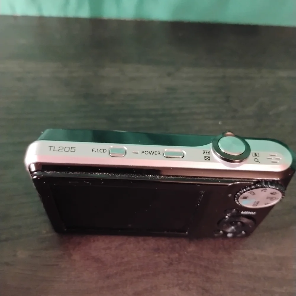 Samsung TL205 Zoom Lens Camera